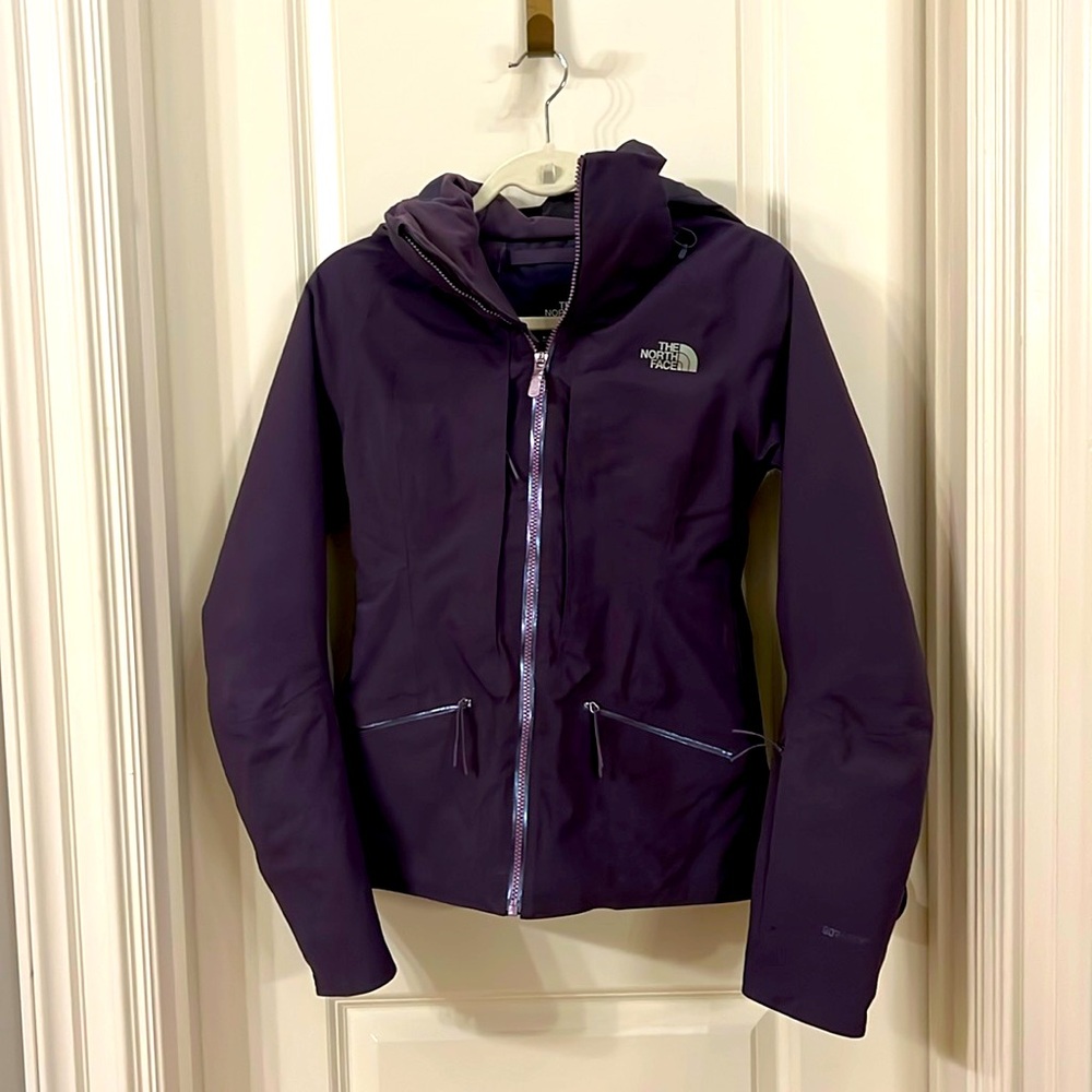 Women’s XS TNF The North Face purple goretex winter ski jacket